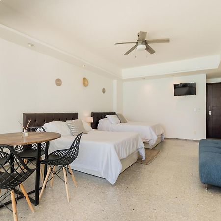 *Turquoise Escape- Beachfront Studio By Casa Paraiso* Cancún Buitenkant foto