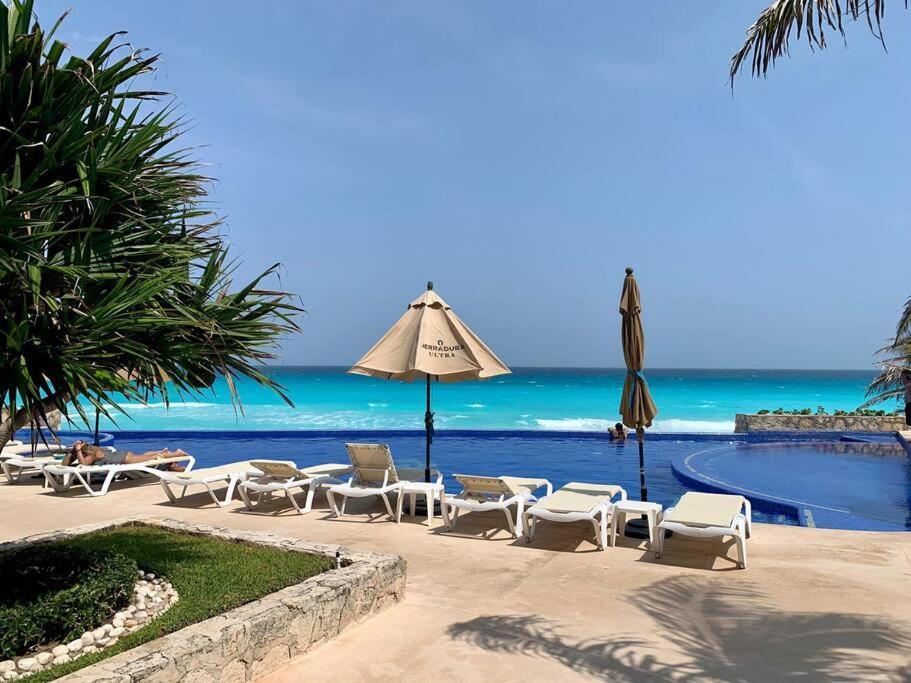 *Turquoise Escape- Beachfront Studio By Casa Paraiso* Cancún Buitenkant foto