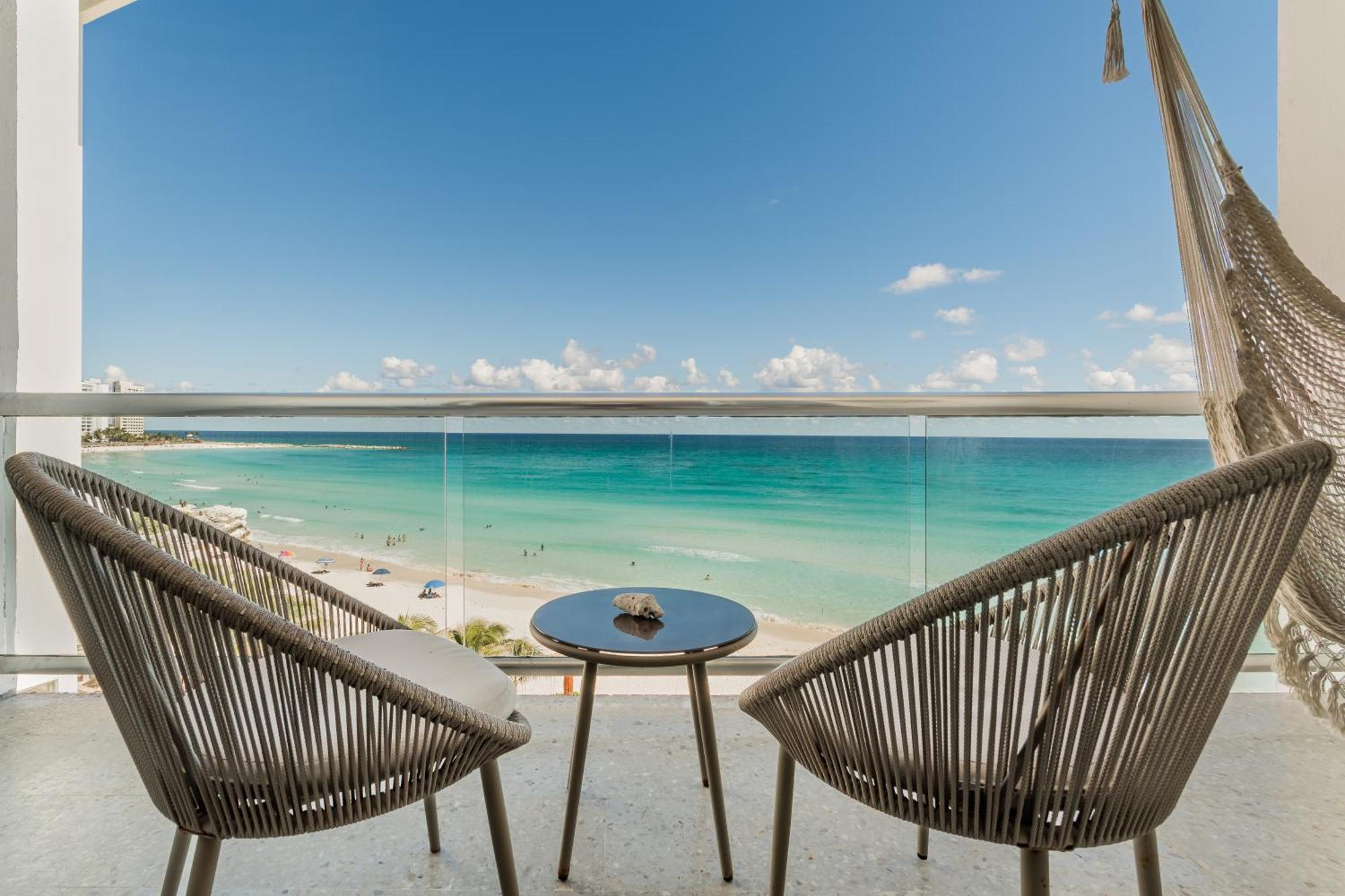 *Turquoise Escape- Beachfront Studio By Casa Paraiso* Cancún Buitenkant foto
