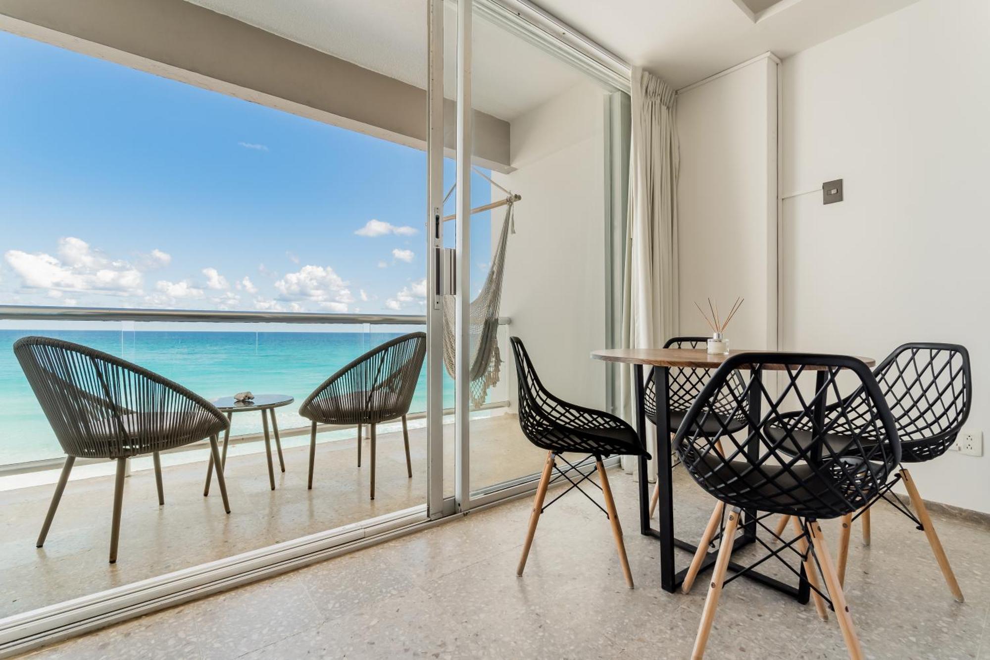 *Turquoise Escape- Beachfront Studio By Casa Paraiso* Cancún Buitenkant foto