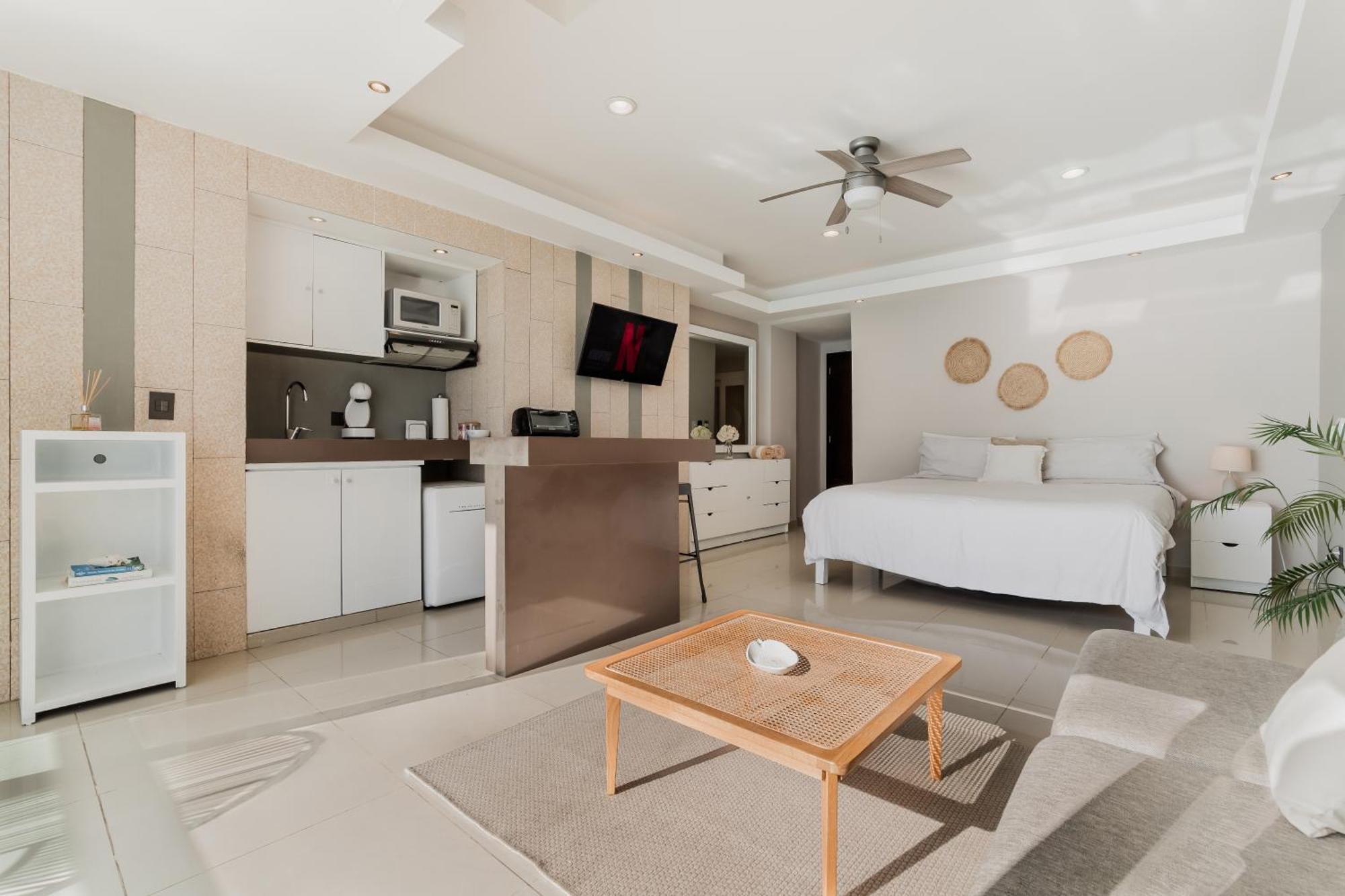 *Turquoise Escape- Beachfront Studio By Casa Paraiso* Cancún Buitenkant foto